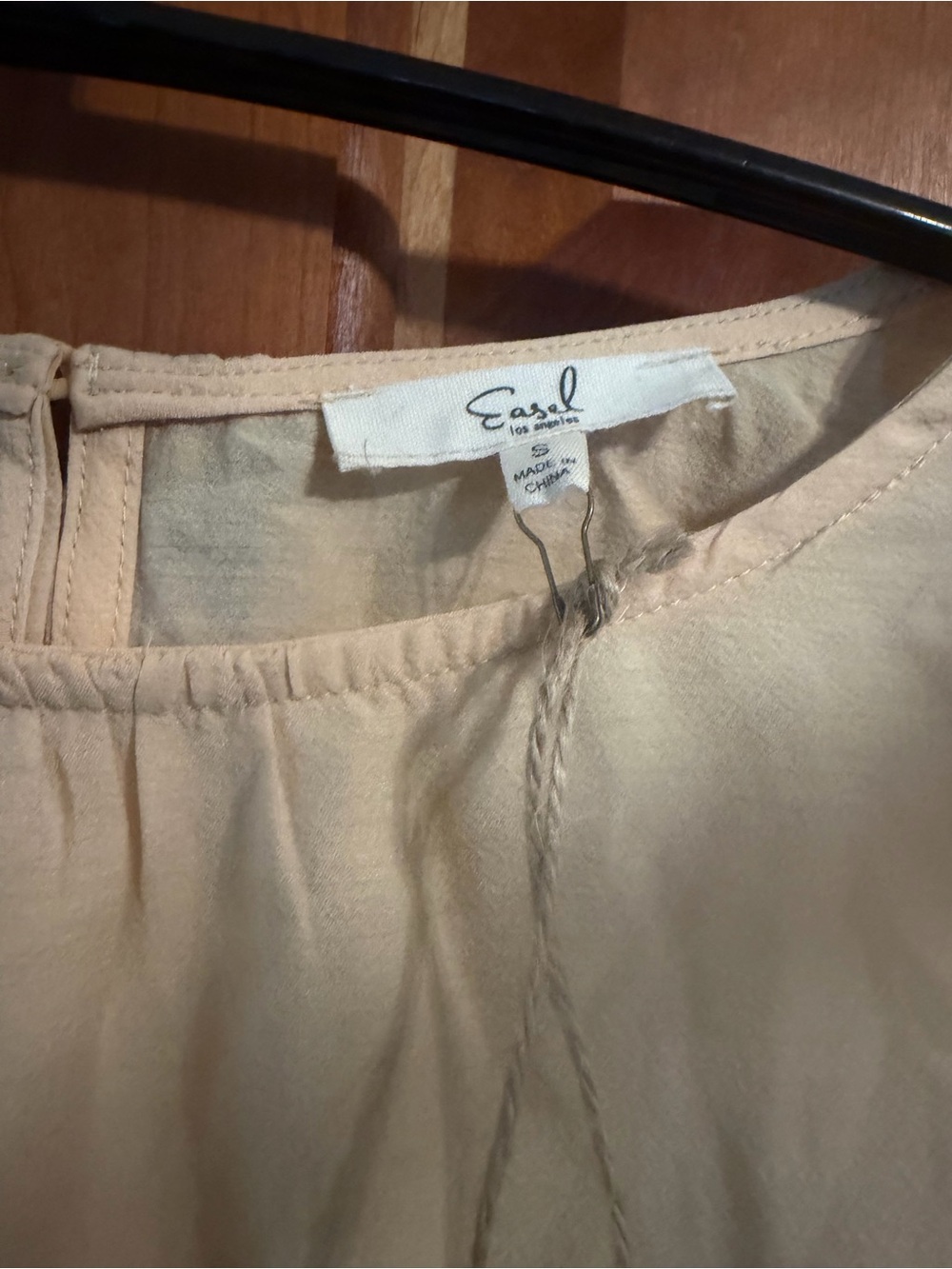 Easel Los Angeles Soft Yellow Sleeved Top